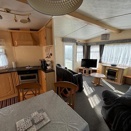 Seaview 145 - Pet Friendly, Bath And Close To Beach & Fantasy Island - Meadow Lakes Caravan & Lodge Hire อินโกลด์เมลส์ ภายนอก รูปภาพ