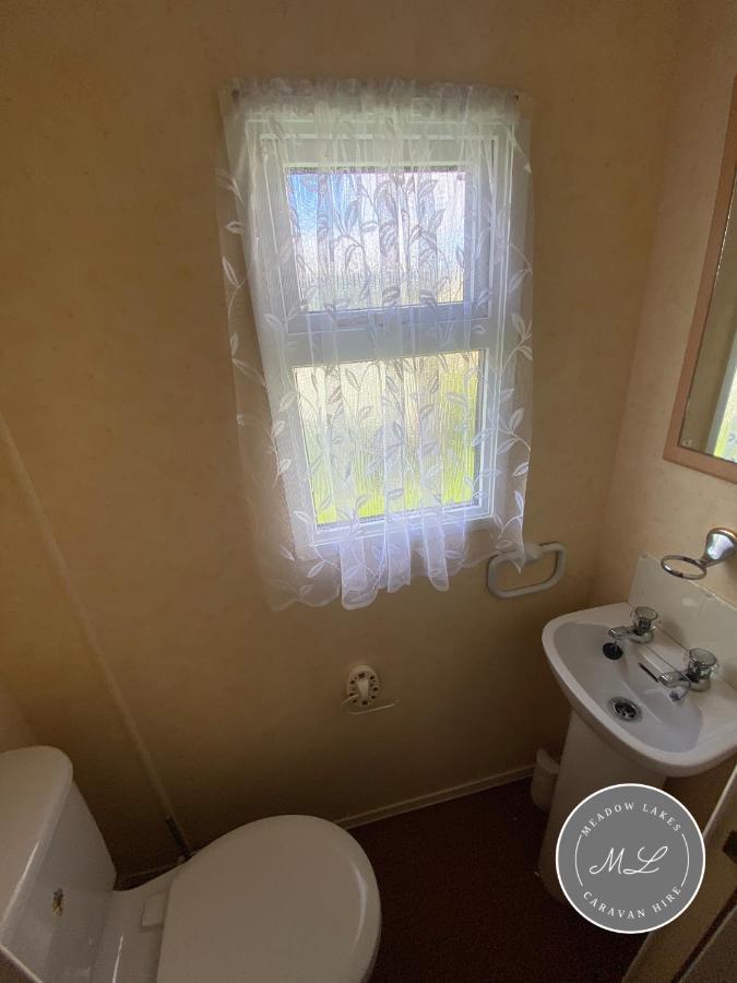 Seaview 145 - Pet Friendly, Bath And Close To Beach & Fantasy Island - Meadow Lakes Caravan & Lodge Hire อินโกลด์เมลส์ ภายนอก รูปภาพ