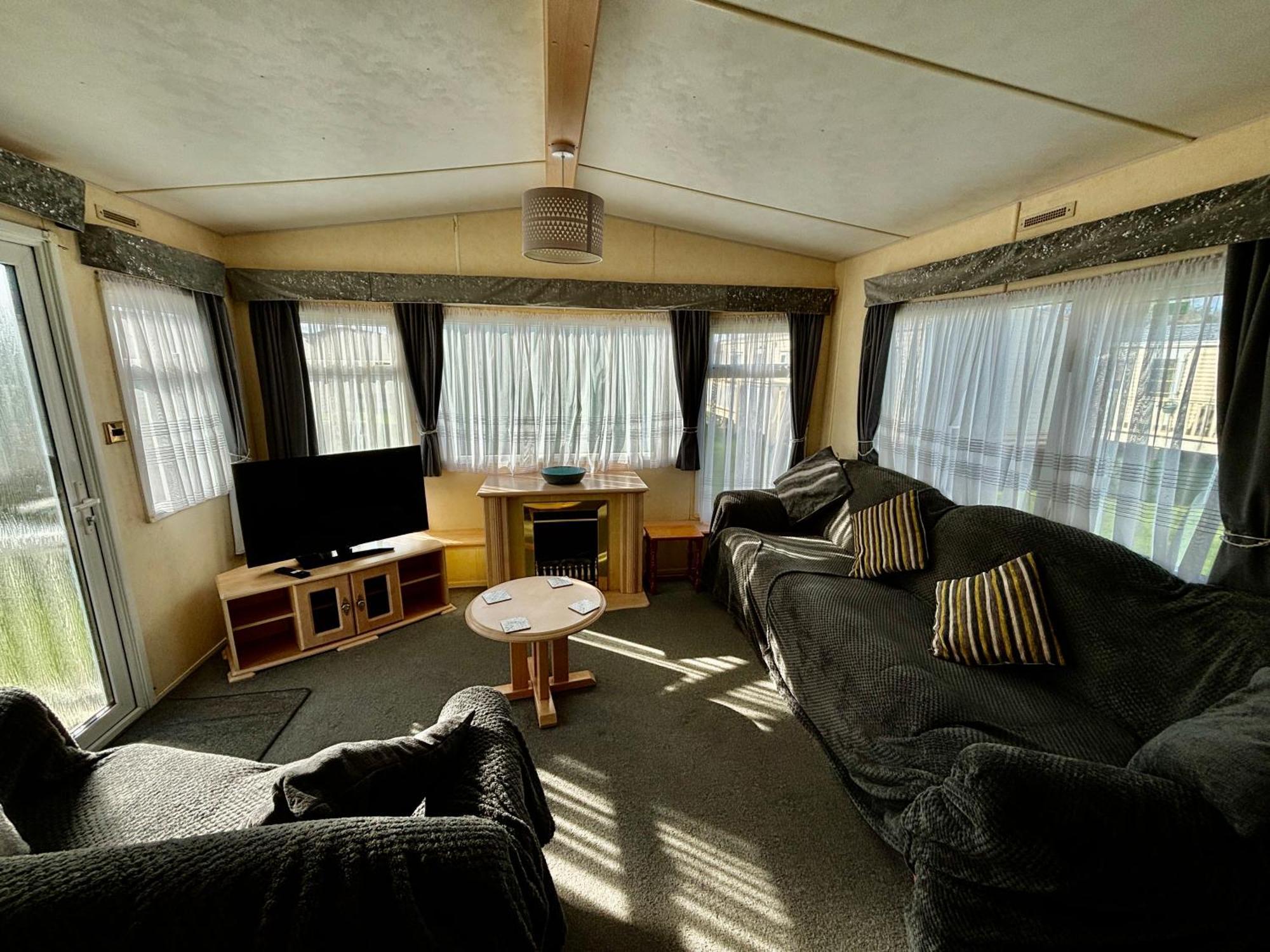 Seaview 145 - Pet Friendly, Bath And Close To Beach & Fantasy Island - Meadow Lakes Caravan & Lodge Hire อินโกลด์เมลส์ ภายนอก รูปภาพ